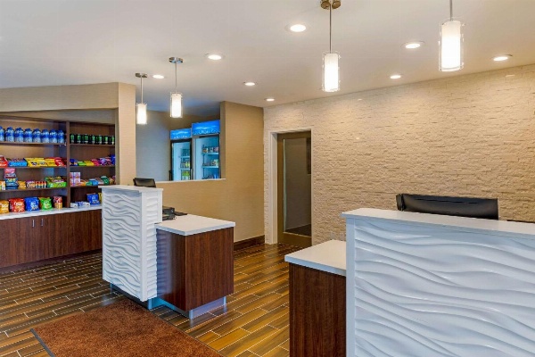 Comfort Inn & Suites Near Ontario Airport image 7